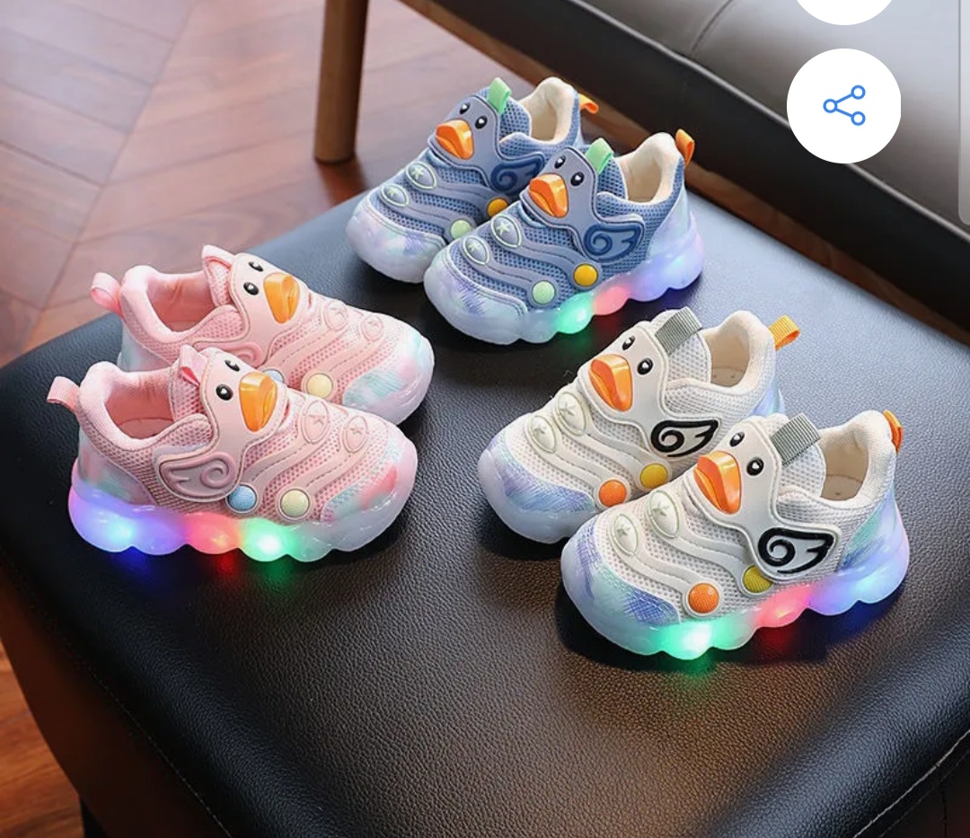ZAPATOS Y ZAPATILLAS PARA NIÑOS