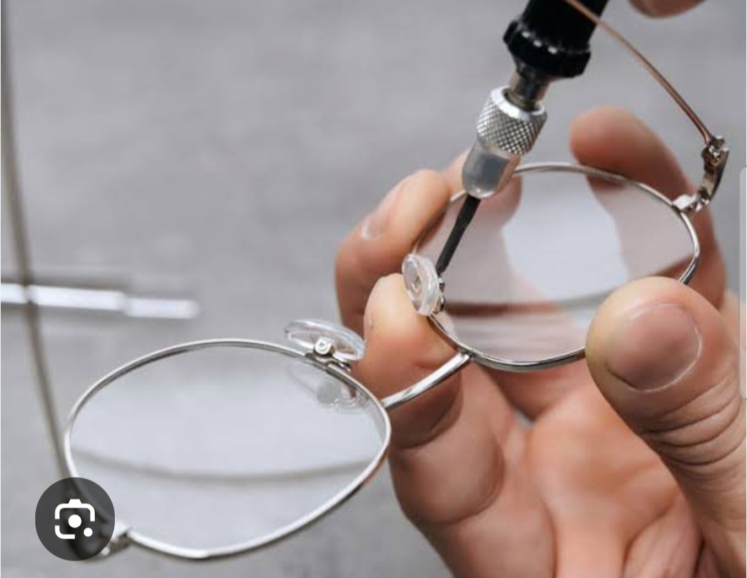 MONTADOR DE LENTES